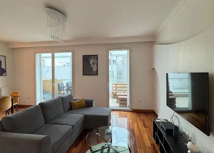 Grand Avec Terrasse Effeil Tower アパート